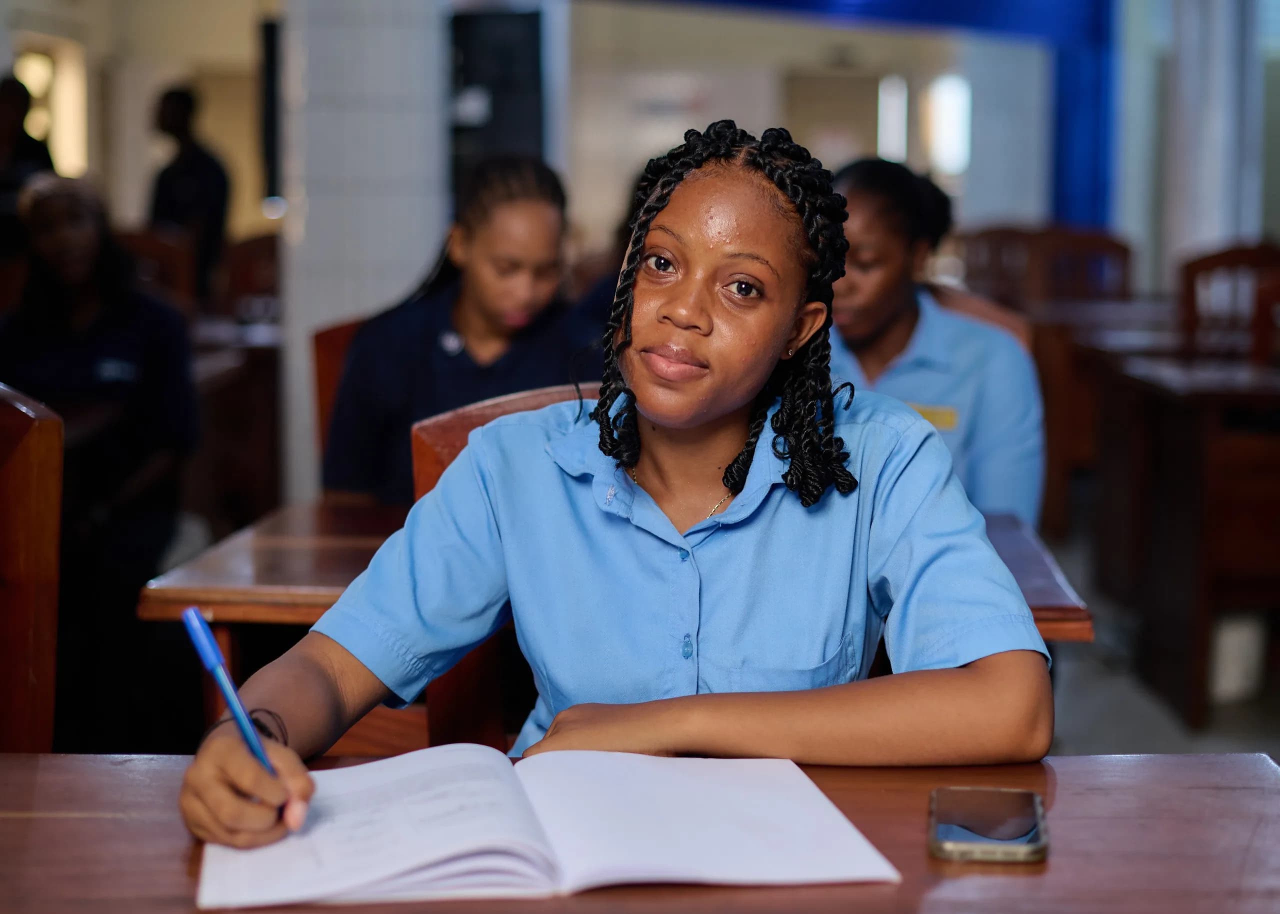 Étudiants de Pigier-Bénin travaillant ensemble